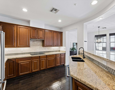 18507 N 94th Street - Photo Thumbnail 32