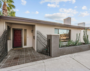 8543 E Jackrabbit Road - Photo Thumbnail 3