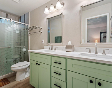 8543 E Jackrabbit Road - Photo Thumbnail 15