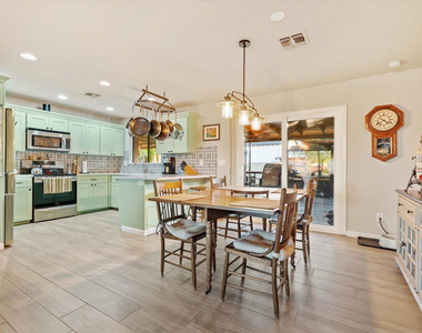 8543 E Jackrabbit Road - Photo Thumbnail 9