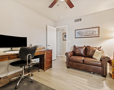 8543 E Jackrabbit Road - Photo Thumbnail 19