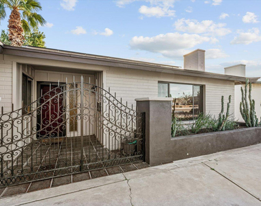 8543 E Jackrabbit Road - Photo Thumbnail 2