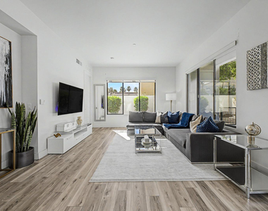 7300 E Earll Drive - Photo Thumbnail 4