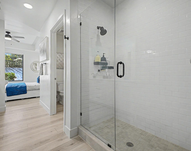 7300 E Earll Drive - Photo Thumbnail 18
