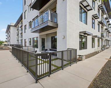 7300 E Earll Drive - Photo Thumbnail 29