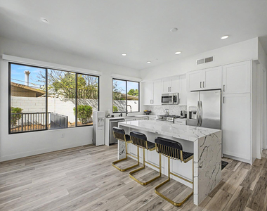 7300 E Earll Drive - Photo Thumbnail 8
