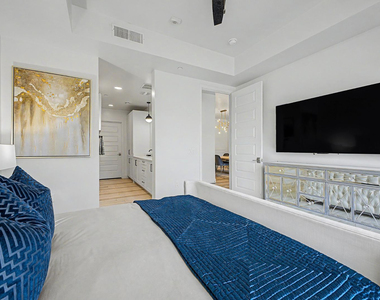 7300 E Earll Drive - Photo Thumbnail 15