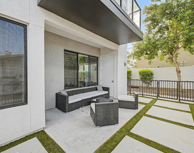 7300 E Earll Drive - Photo Thumbnail 28