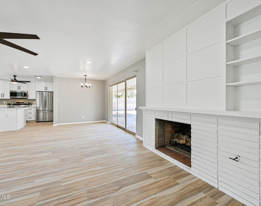 1226 W Rancho Drive - Photo Thumbnail 14