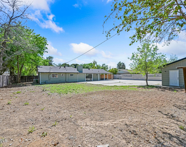 1226 W Rancho Drive - Photo Thumbnail 24