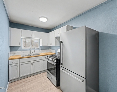 2135 W Hadley Street - Photo Thumbnail 17