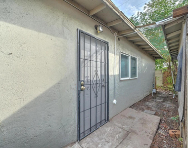 2135 W Hadley Street - Photo Thumbnail 4