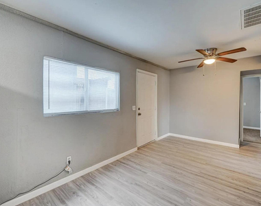 2135 W Hadley Street - Photo Thumbnail 2