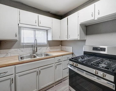2135 W Hadley Street - Photo Thumbnail 3