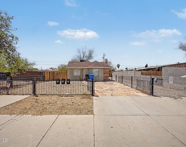 2135 W Hadley Street - Photo Thumbnail 5