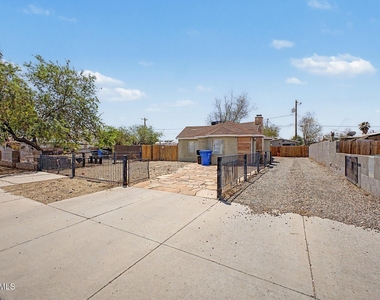 2135 W Hadley Street - Photo Thumbnail 7