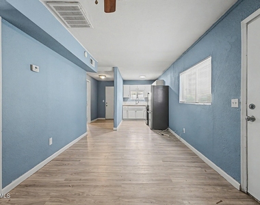 2135 W Hadley Street - Photo Thumbnail 14