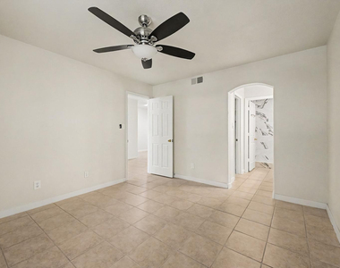 6885 E Cochise Road - Photo Thumbnail 13