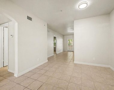 6885 E Cochise Road - Photo Thumbnail 8