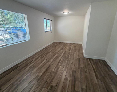 1418 E Williams Street - Photo Thumbnail 6