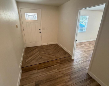 1418 E Williams Street - Photo Thumbnail 5