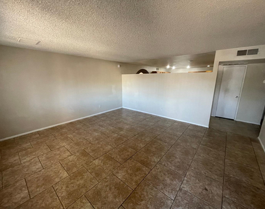 5630 W Hubbell Street - Photo Thumbnail 4