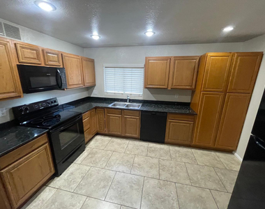 5630 W Hubbell Street - Photo Thumbnail 7