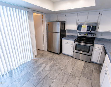 19601 N 7th Street - Photo Thumbnail 6