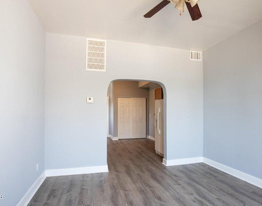 139 N 11th Avenue - Photo Thumbnail 1
