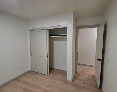 4034 E Moreland Street - Photo Thumbnail 14