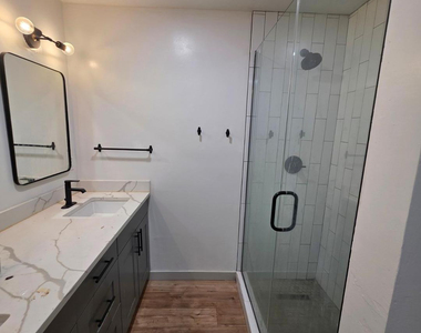 4034 E Moreland Street - Photo Thumbnail 18