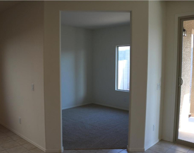 21144 W Cypress - Photo Thumbnail 5