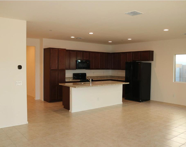 21144 W Cypress - Photo Thumbnail 1