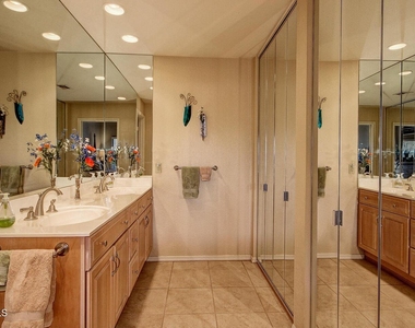 4015 N 78th Street - Photo Thumbnail 6
