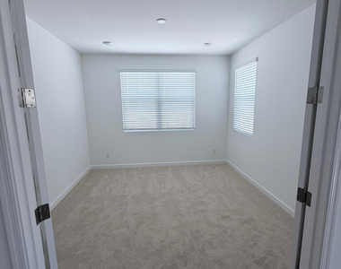 6988 W Buckhorn Trail - Photo Thumbnail 17