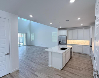 6988 W Buckhorn Trail - Photo Thumbnail 6