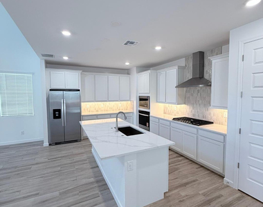 6988 W Buckhorn Trail - Photo Thumbnail 7