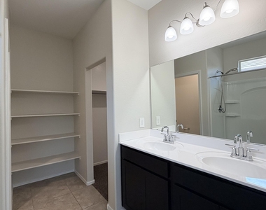 35420 W San Alvarez Avenue - Photo Thumbnail 14