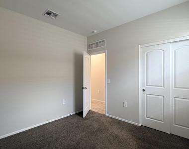 35420 W San Alvarez Avenue - Photo Thumbnail 9