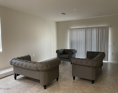 35420 W San Alvarez Avenue - Photo Thumbnail 2