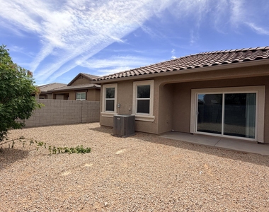 35420 W San Alvarez Avenue - Photo Thumbnail 18