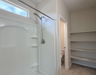 35420 W San Alvarez Avenue - Photo Thumbnail 15