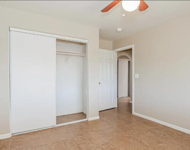 7501 W Whitton - Photo Thumbnail 5