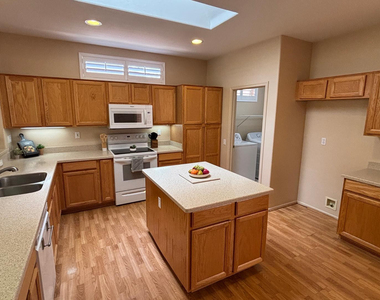 15138 W Las Brizas Lane - Photo Thumbnail 6