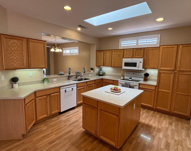 15138 W Las Brizas Lane - Photo Thumbnail 5
