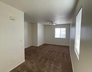 25881 W North Star Place - Photo Thumbnail 7
