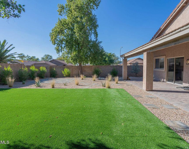 7457 W Melinda Lane - Photo Thumbnail 25