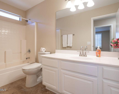 7457 W Melinda Lane - Photo Thumbnail 19
