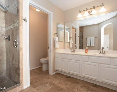 7457 W Melinda Lane - Photo Thumbnail 16