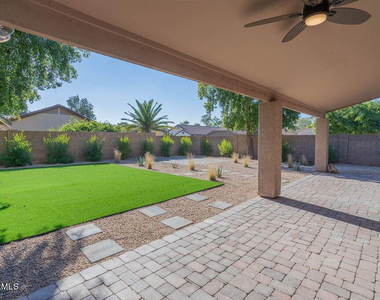 7457 W Melinda Lane - Photo Thumbnail 24